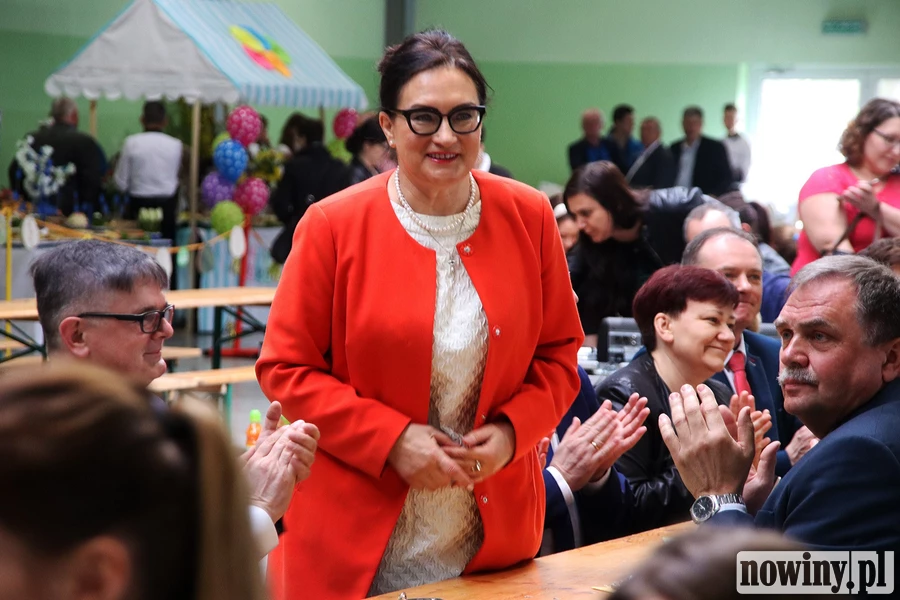 Czy Izabela Kloc przez cały czas jest członkiem PiS? Woś: Podziękowaliśmy pani Kloc