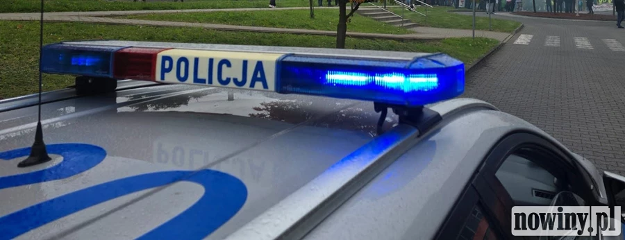 Wyskoczył przez okno szpitala i uciekł. Policjanci znaleźli go ukrytego w samochodzie