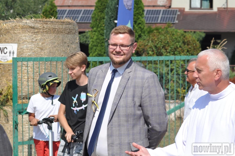 Gdy w kościele biją dzwony, poseł Woś domaga się ich ochrony