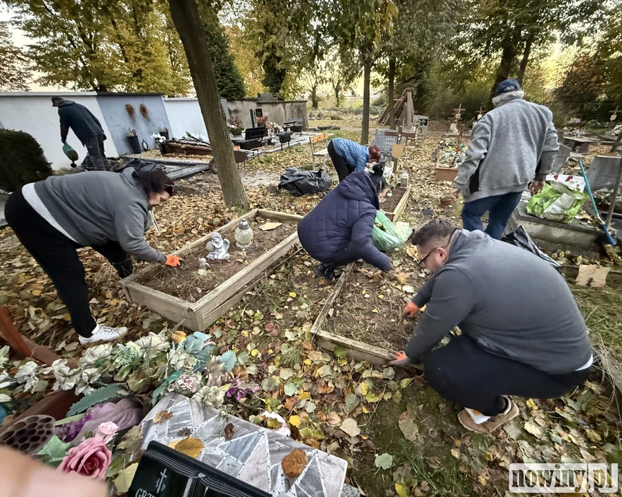 Zapomniane groby na cmentarzu Jeruzalem w Raciborzu. Wolontariusze znów o nie zadbali