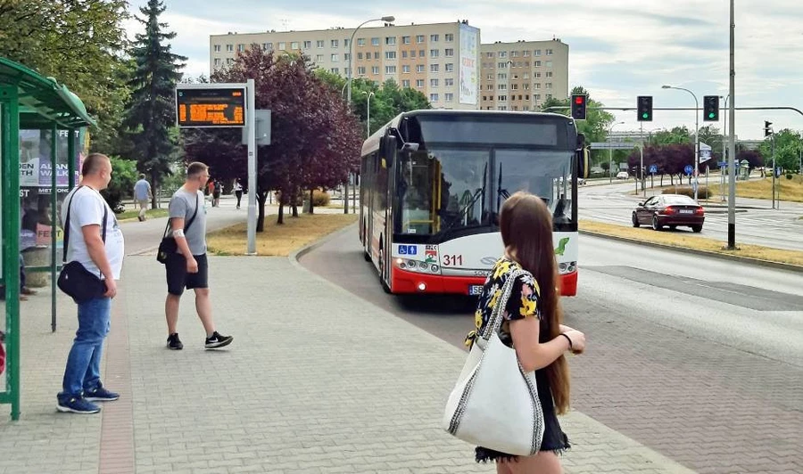 Do autobusów MZK wejdziesz tylko przednimi drzwiami