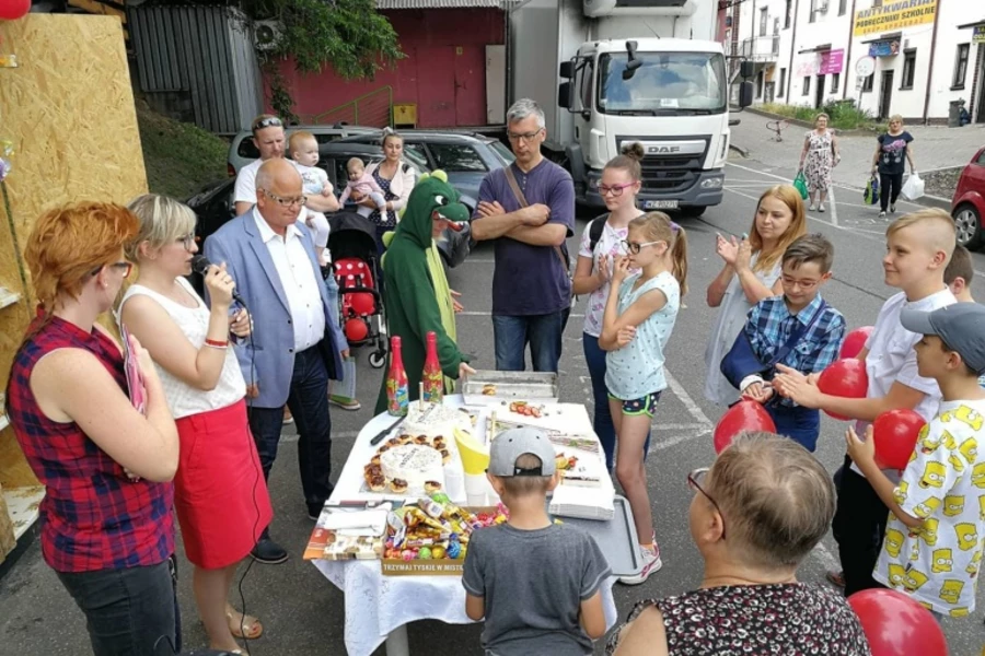 Był tort i 100 lat, czyli pierwsze urodziny jadłodzielni