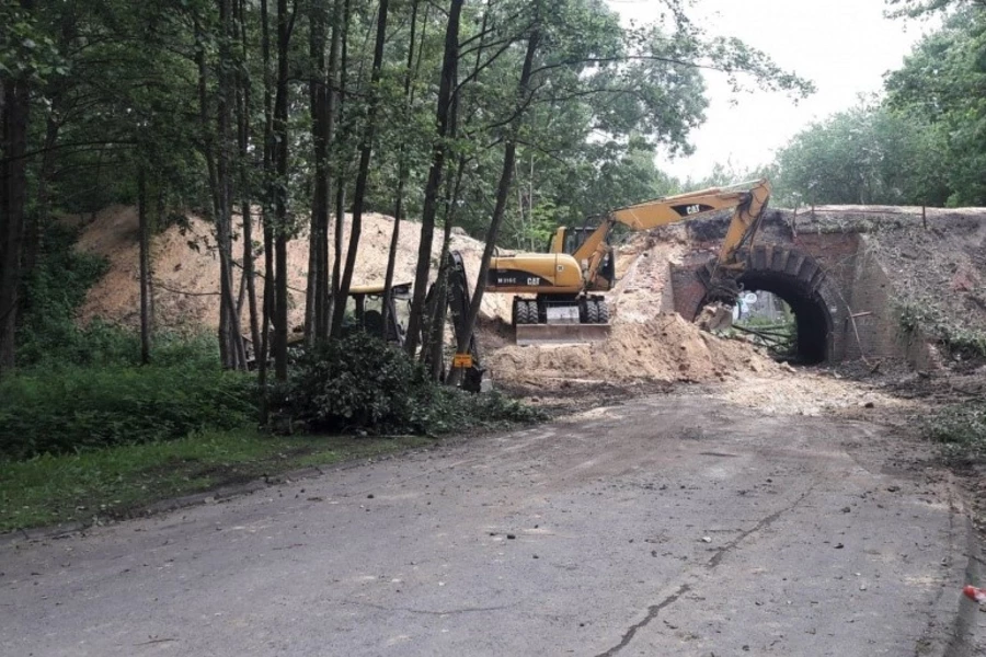 Trwa rozbiórka wiaduktu przy ul. Nepomucena