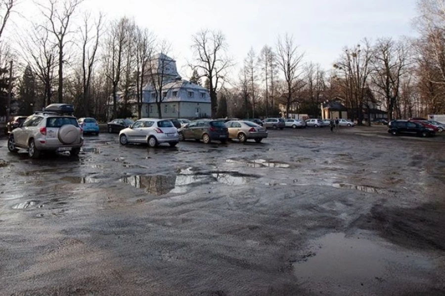 Protest przeciwko likwidacji parkingu w Zdroju