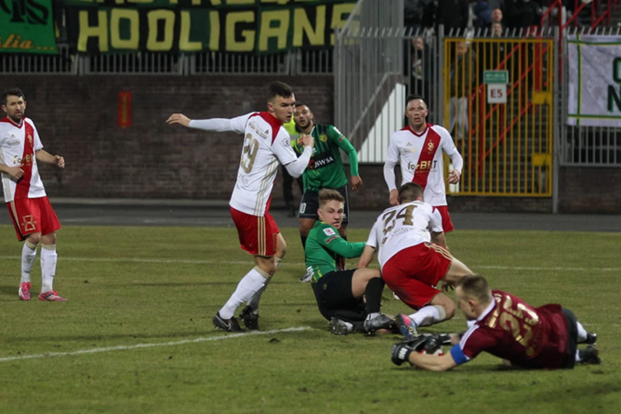 GKS 1962 wygrywa z ŁKS-em Łódź 1:0