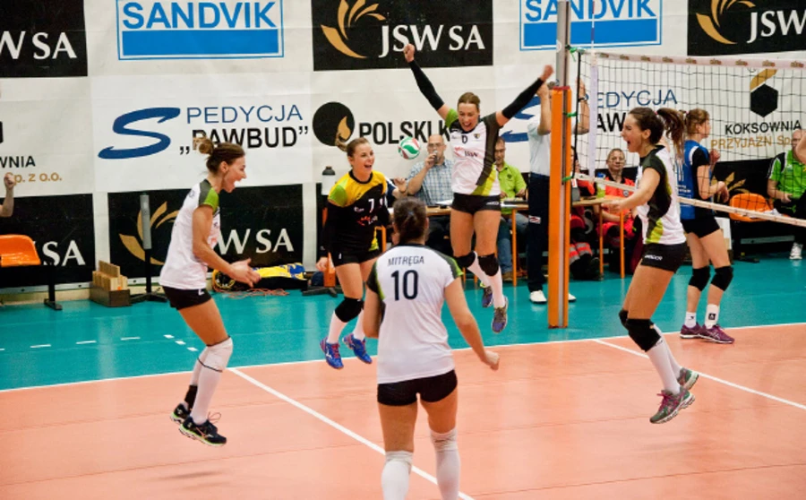 Dobry występ siatkarek na inaugurację
