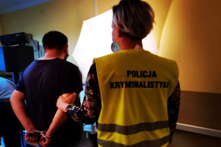 Napastnik napadł kobietę i usiłował zgwałcić