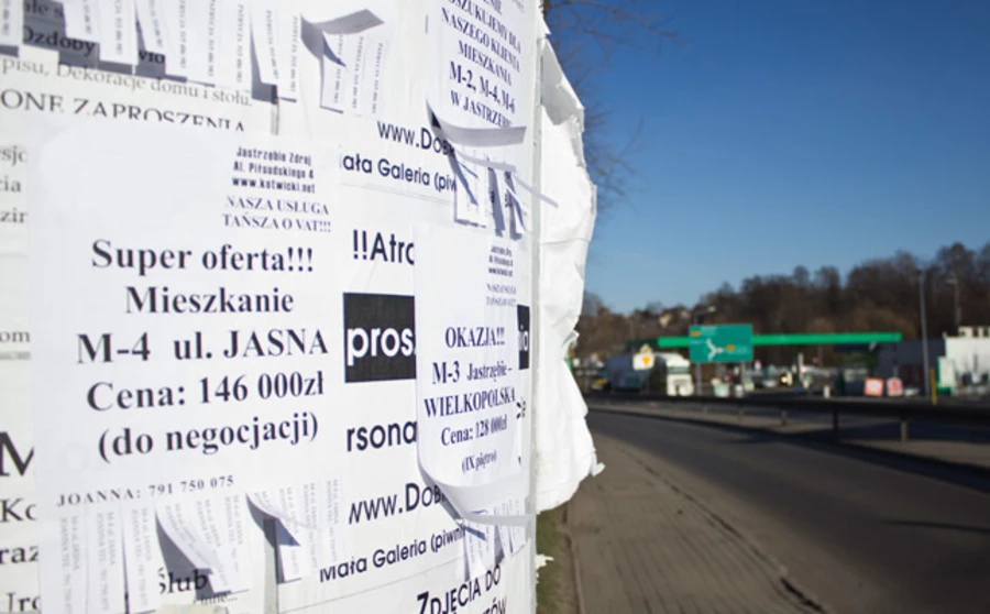 Miasto pełne nielegalnych ogłoszeń. UM nic nie zrobi