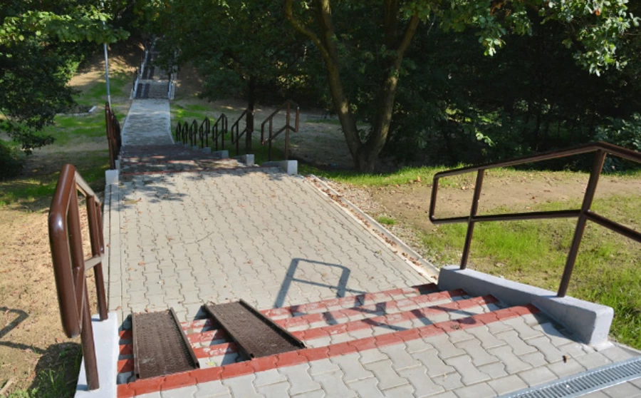 Schody na Beskidzkiej i Wielkopolskiej gotowe