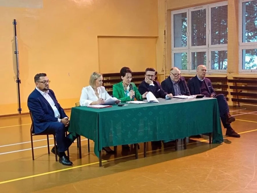 Prezydent Anna Hetman i poseł Krzysztof Gadowski na wyborach zarządu Osiedla Bogoczowiec w Jastrzębiu-Zdroju