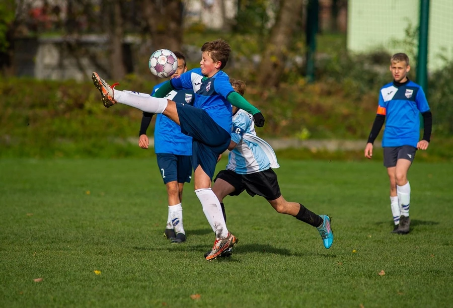 JUNIORZY i TRAMPKARZE – wyniki, tabele, zapowiedzi