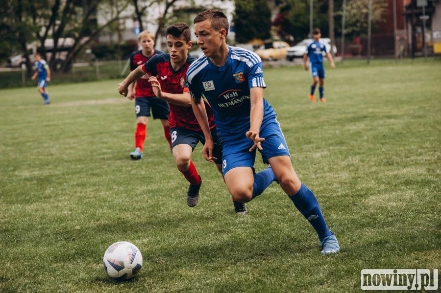 JUNIORZY i TRAMPKARZE – wyniki, tabele, zapowiedzi