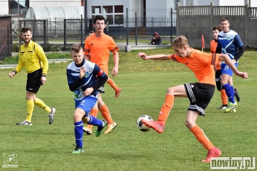 JUNIORZY i TRAMPKARZE – wyniki, tabele, zapowiedzi