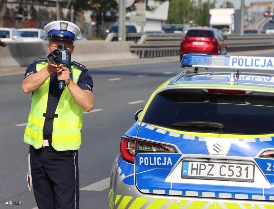 Jastrzębie-Zdrój: Staranował auto, choć "chciał tylko przeparkować". Miał 2,5 promila alkoholu