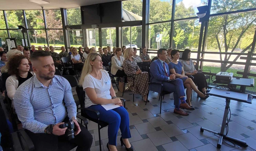 „Młodzi przy tablicy”. Otwarto punkt doradztwa dla młodzieży
