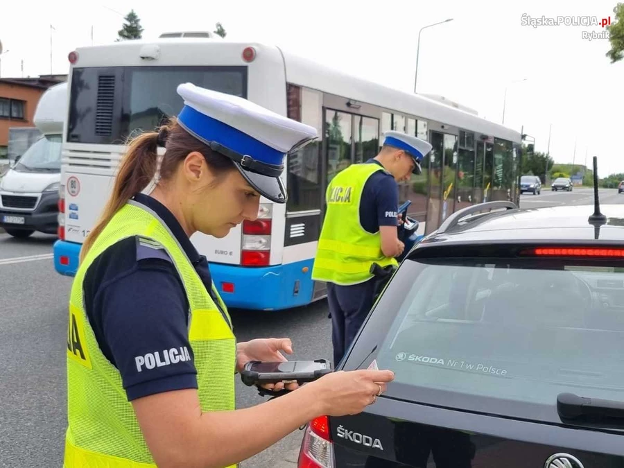 Kiedy policjant może wydawać polecenia?