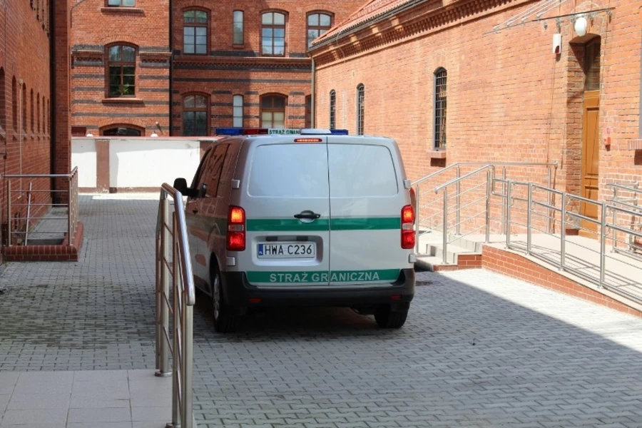 Wczoraj opuścił zakład karny, dziś przymusowo opuści Polskę