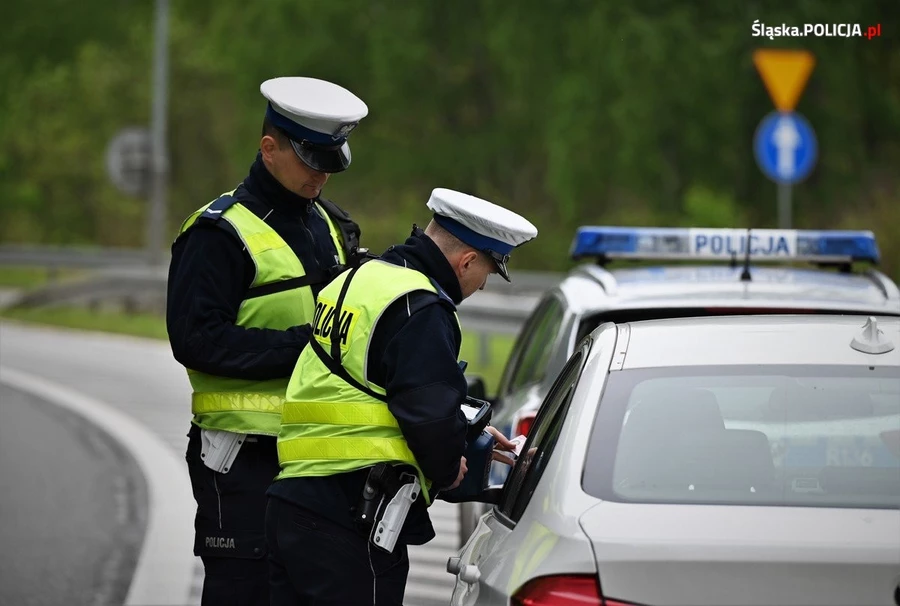 Kierował audi po użyciu alkoholu i z trzema aktywnymi zakazami