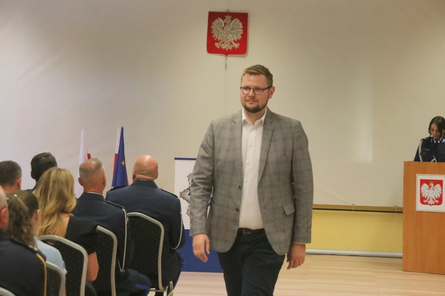 Policja była już u posła Wosia. "Przestańcie robić szopkę z tym doręczeniem"